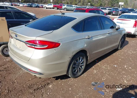 2017 Ford Fusion S z USA, uszkodzony, nr VIN 3FA6P0G79HR267387